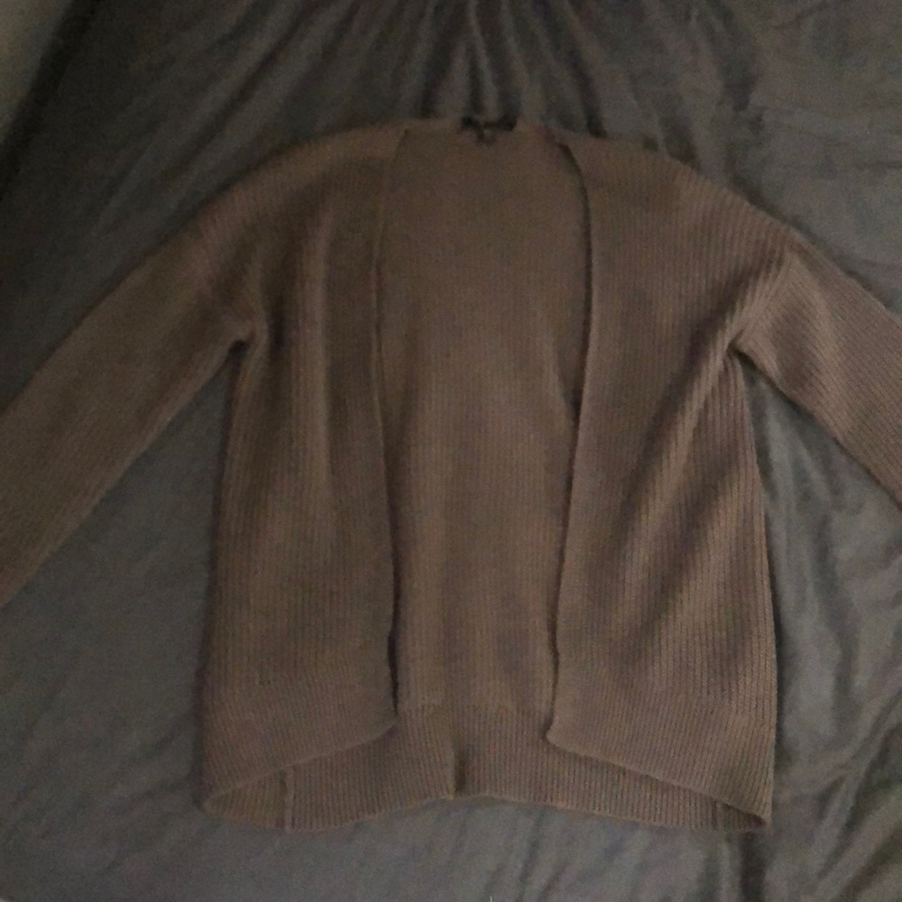 Browning’s gray looking cardigan
